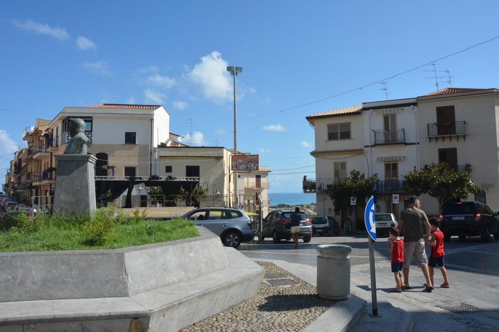 Casa Eleonora Lejlighed Campofelice Di Roccella Værelse billede